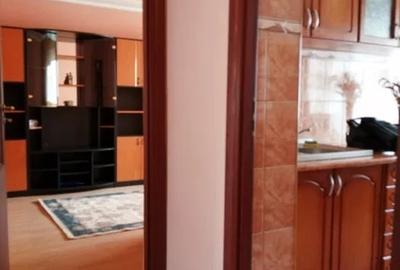 Apartament cu 3 camere decomandat în Tomis III