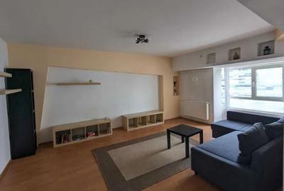Apartament cu 2 camere decomandat, mobilat în P-ța Victoriei