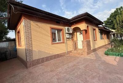 Casă cu 6 camere în Central - 1