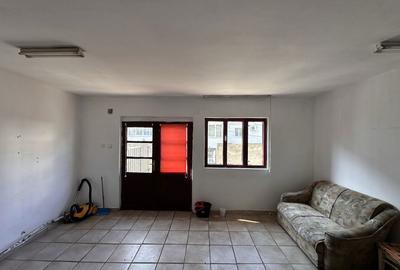 Spațiu comercial, de 24 mp, în Central - 6