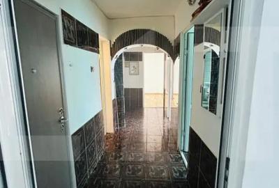 Apartament cu 3 camere decomandat în Central - 2
