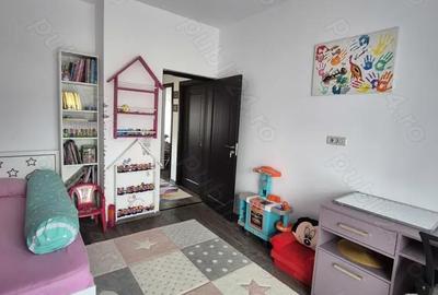 Casă cu 4 camere cu Teren 300 Mp în Central - 1