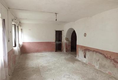 Casă cu 7 camere cu Teren 502 Mp în Central