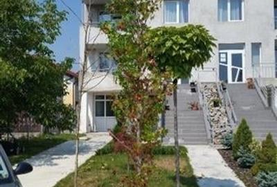 Casă cu 10 camere în Bună Ziua