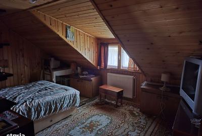 Casă cu 7 camere cu Teren 3800 Mp în Central - 7