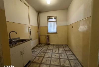 Apartament cu 4 camere decomandat în Republicii - 13