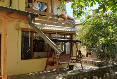 Apartament cu 3 camere decomandat în Patriei