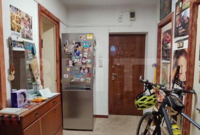 Apartament spa?ios cu 3 camere + garaj , situat intr-o zon - 5