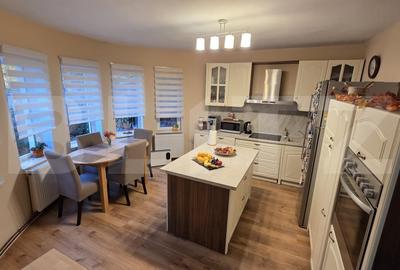 Casa individuala, zona centrala - posibilitate business !! - 2