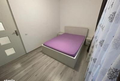Apartament cu 3 camere semidecomandat în Central - 1