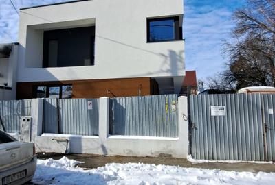 Casă cu 5 camere cu Canalizare în Bucureștii Noi - 5