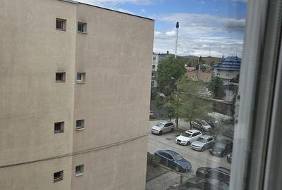 Apartament cu 3 camere semidecomandat în Central - 4