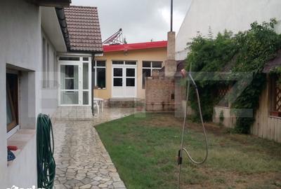 Casă cu 3 camere cu Teren 339 Mp în Central - 2