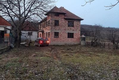 Casă cu 6 camere în Cizer