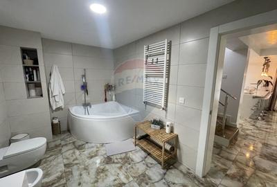 Casa / Vila cu 5 camere de vanzare - 9