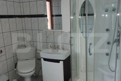 Casă cu 7 camere cu Teren 2000 Mp în Central - 9