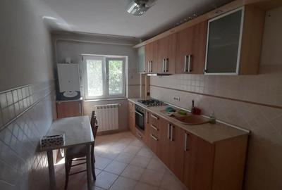 Inchiriez apart.2 camere - 3