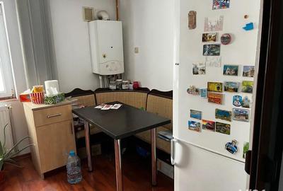 Apartament cu 3 camere decomandat în Tineretului - 2