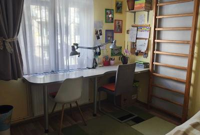 Apartament cu 4 camere decomandat în Micro 16 - 5