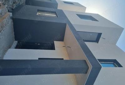 Casă cu 4 camere în Est - 1