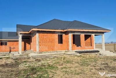 Casă cu 4 camere cu Teren 715 Mp în Mărtinești - 12
