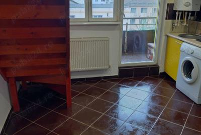 Apartament tip mansarda ,situat la etajul 5 5 , compartimentat pe 2 niveluri -zona Nicolina - 3