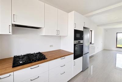 Casă cu 4 camere cu Teren 250 Mp în Exterior Est - 21