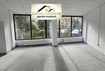 Inchiriez spatiu comercial Resita zona micro 2 - 5