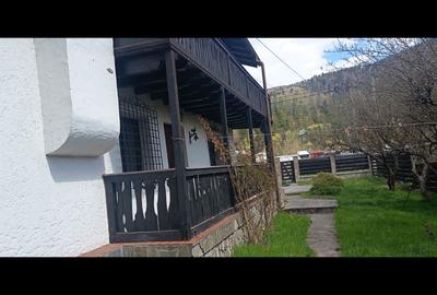 Casă cu 4 camere cu Teren 1500 Mp în Central - 3