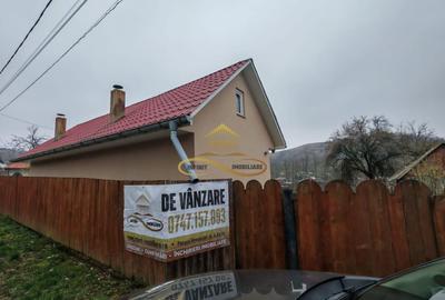 Casă individuală cu 2 camere cu Canalizare în Parincea - 2