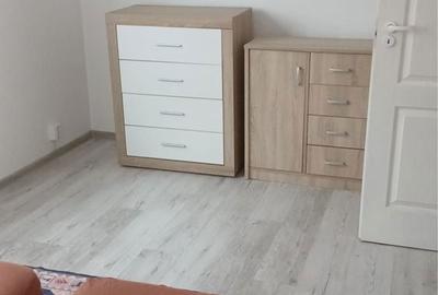 Apartament cu 2 camere semidecomandat în Cet - 2