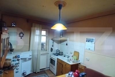Apartament cu 3 camere decomandat în Cetate