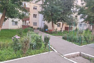 Apartament cu 3 camere decomandat în Hunedoara