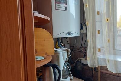 Rahova , Piata Cosbuc - 2