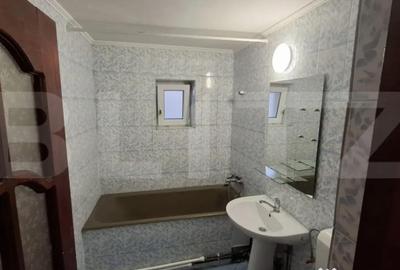 Apartament cu 3 camere decomandat în Micro 3