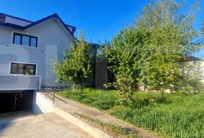 Casă cu 6 camere cu Teren 470 Mp în Bucium - 5