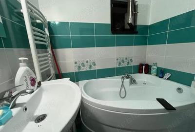 Ofer spre chirie ap 3 cam ultrcentral lux Roman ,350 euro - 6