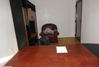 Apartament cu 3 camere decomandat în Central - 2