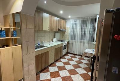 Apartament cu 3 camere semidecomandat în Rahova - 3