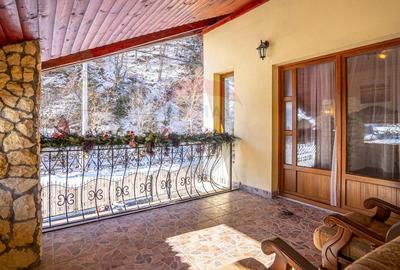 Vila de lux  cu 6 camere de vanzare /534 mp teren/Simon Bran - 10