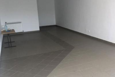 Spațiu comercial, de 60 mp, în Central - 3