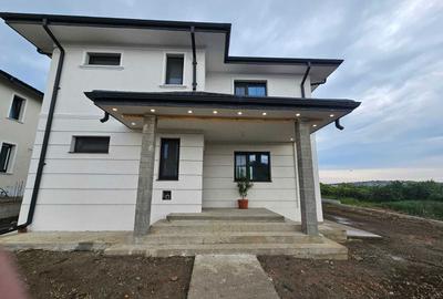 Casă cu 4 camere în Valea Adâncă - 7