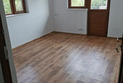 Casă individuală cu 4 camere cu Canalizare în Vest - 11