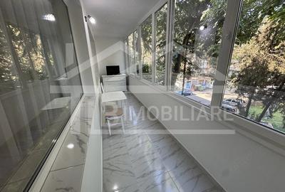 Apartament cu 2 camere decomandat în Aleea Carpați