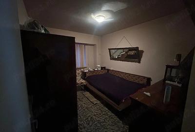 Apartament cu 2 camere decomandat în CET - 4