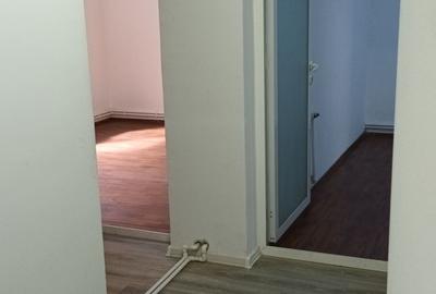 Apartament cu 3 camere decomandat în Central - 2