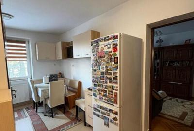 Apartament cu 3 camere semidecomandat în Central - 2