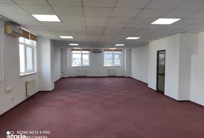 Spațiu comercial, de 150 mp, în Central