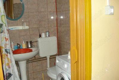 Apartament cu 3 camere decomandat în Sinaia - 2