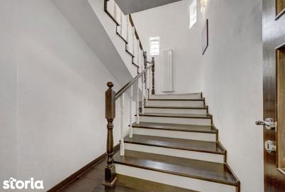 Casă cu 5 camere cu Canalizare în Mogoșoaia